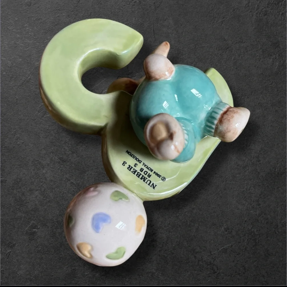 VTG 2004 Royal Doulton Childhood Memories Bunnykins # 3 Ceramic Cake Topper